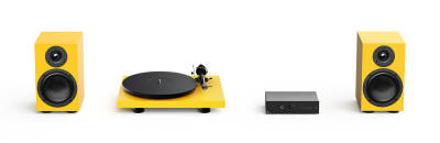 Pro-Ject Colourful Audio System 2 (Matt Goldgelb)